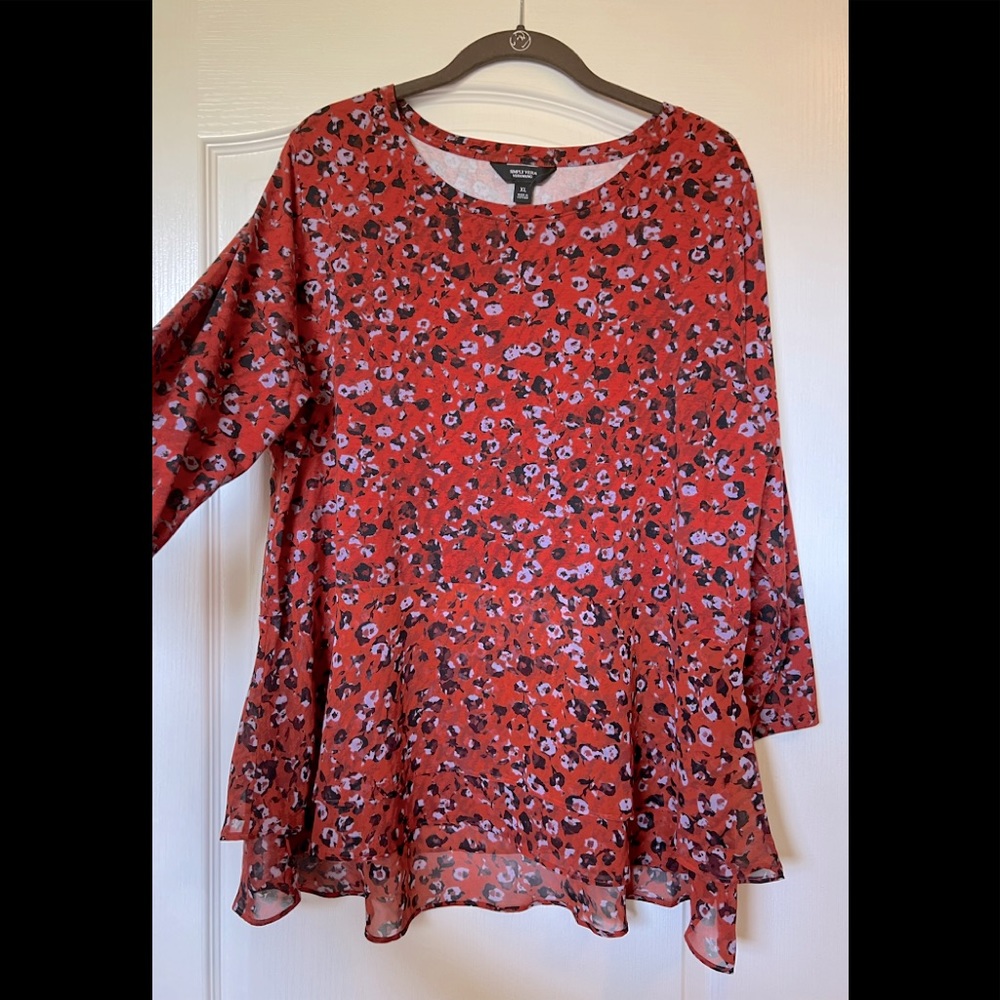Vera Wang flowy top